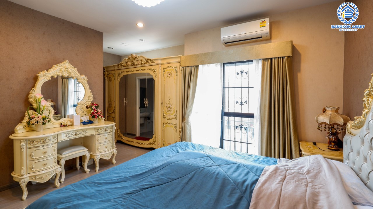 *****ทาวน์เฮ้าส์มือสอง กรุงเทพฯ ม.เดอะนิช รามอินทรา เนื้อที่ 22.1 ตร.ว. ฟังก์ชันจัดเต็มถึง 4 ห้องนอน 3 ห้องน้ำ 2 ที่จอดรถ บ้านสวยพร้อมอยู่ บรรยากาศเงียบสงบ บนทำเลดี ใกล้แฟชั่นไอส์แลนด์ และทางด่วน "รามอินทรา-อาจณรงค์"